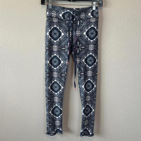 The Upside Medallion Print Ruffle Hem Leggings Blue Size 6 - Picture 2 of 8